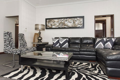 Big House Heated Pool 11 Beds Como / South Perth / Applecross - Accommodation Batemans Bay 7