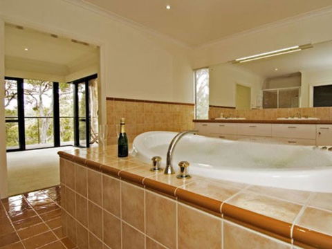 Arum - Close To The Margaret River - Accommodation Batemans Bay 6