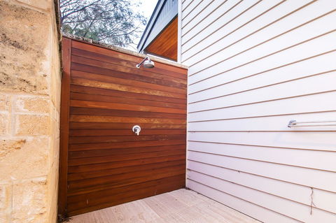 Arthouse - Accommodation Batemans Bay 10