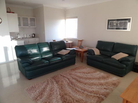 Acaciabnb - Accommodation Batemans Bay 8