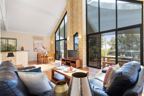 Swanview Ardross Shortstays - Accommodation Batemans Bay 1