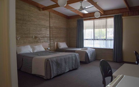 Hopetoun Motel & Chalet Village - Accommodation Batemans Bay 2