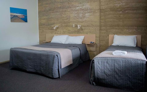 Hopetoun Motel & Chalet Village - Accommodation Batemans Bay 0