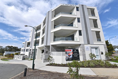 Infinite Apartment Opposite Garden City - Accommodation Batemans Bay 17