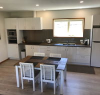 Loma Cottages - Accommodation Batemans Bay