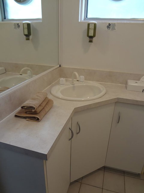 Adina Place Motel Apartments - Accommodation Batemans Bay 24