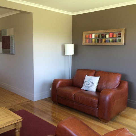 Pinestumps Holiday Home - Accommodation Batemans Bay 3