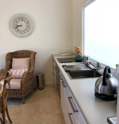 NEW: Tranquil Retreat -The Barn House Ingleside, Northern Beaches - Accommodation Batemans Bay 3