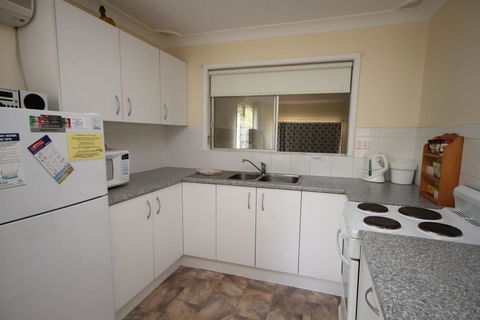 NORTH HAVEN SEA BREEZE - 9 David Campbell St , North Haven - Accommodation Batemans Bay 0