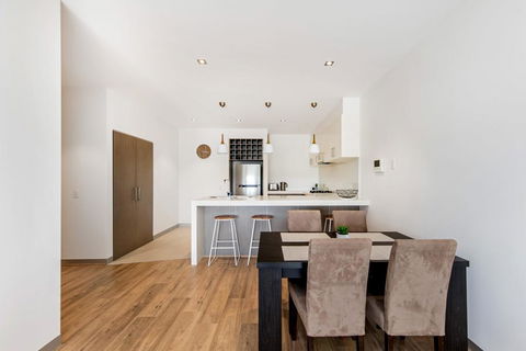 NORTH POINT RETREAT - MORNINGTON - Accommodation Batemans Bay 0