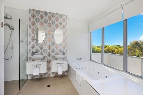 NORTHSHOR- ULTIMATE BEACH HOUSE - Accommodation Batemans Bay 3