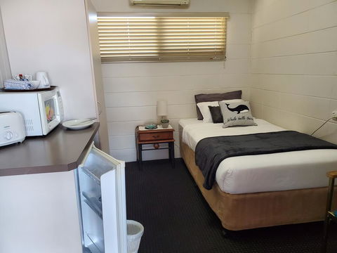 O'Sheas Windsor Hotel - Accommodation Batemans Bay 1
