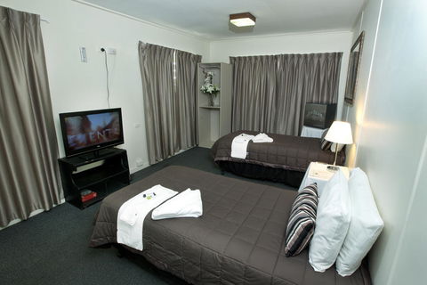 O'Sheas Windsor Hotel - Accommodation Batemans Bay 0