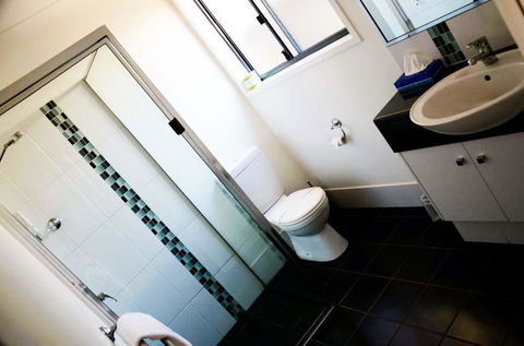 Oakey Motor Inn - Accommodation Batemans Bay 2