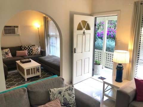 Ocean Beach Cottage - Accommodation Batemans Bay 0