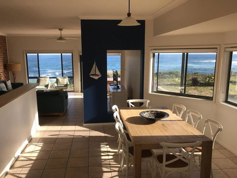Ocean Views' 4 Ocean Street - Air Conditioned Luxury With Beautiful Ocean Views - Accommodation Batemans Bay 0