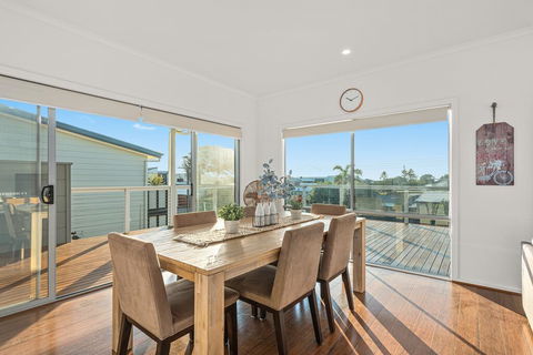 Oceans Eight - Accommodation Batemans Bay 3