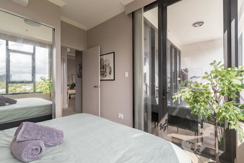 Olympic Park Near Qudos Bank Arena King Bed 1BR 1Bath Sleeps 6 Air-cond Parking - Accommodation Batemans Bay 2