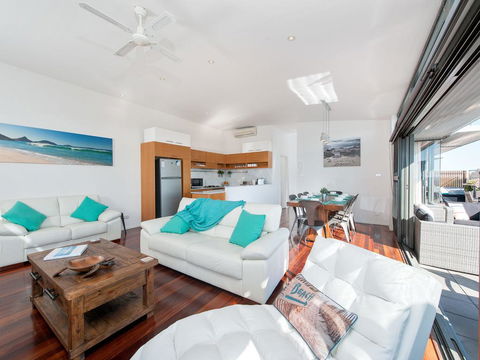 One Mile Cl, Townhouse 22, 26, The Deckhouse - Accommodation Batemans Bay 1