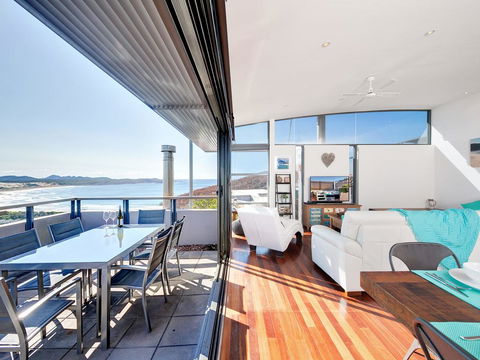 One Mile Cl, Townhouse 22, 26, The Deckhouse - Accommodation Batemans Bay 0