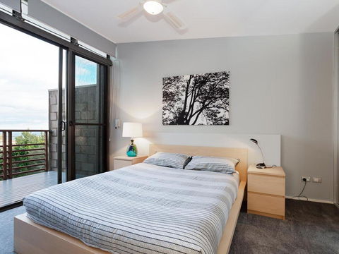 One Mile Ridge', 12a/26 One Mile Close - Stunning Views, Air Con, Infinity Pool - Accommodation Batemans Bay 1