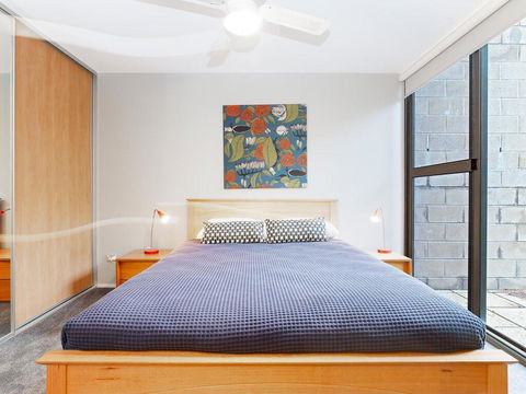 One Mile Ridge', 12a/26 One Mile Close - Stunning Views, Air Con, Infinity Pool - Accommodation Batemans Bay 3