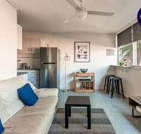 PADDINGTON PAD with PARKING  SMART TV  POOL - Accommodation Batemans Bay