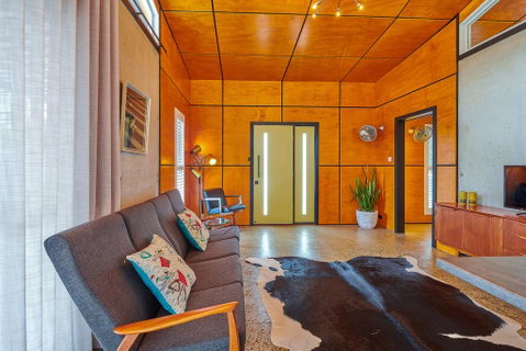 Palm Springs Suite - Accommodation Batemans Bay 2