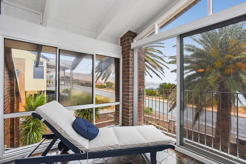 Palms On The Esplanade - Sellicks Beach - WiFi - Accommodation Batemans Bay 3