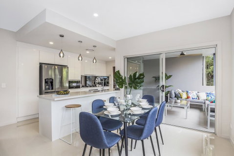 Park Avenue Luxe Townhouse Brand New Sleeps 9 - Accommodation Batemans Bay 3