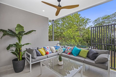 Park Avenue Luxe Townhouse Brand New Sleeps 9 - Accommodation Batemans Bay 1