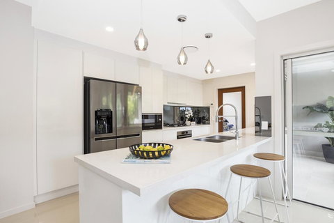 Park Avenue Terrace House Sleeps 9 - Accommodation Batemans Bay 3