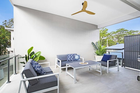 Park Avenue Terrace House Sleeps 9 - Accommodation Batemans Bay 2