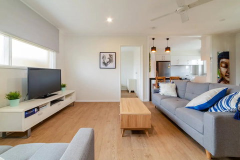 Peaceful 3 Bedroom Apartment In Ascot - Accommodation Batemans Bay 0