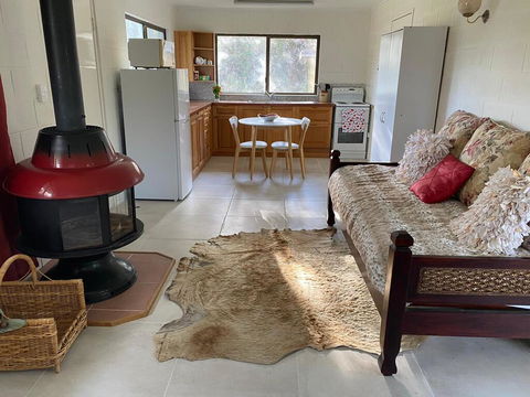 Pear Tree Cottage At Amiens - Accommodation Batemans Bay 0