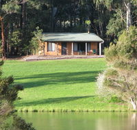 Pemberton Lake View Chalets - Accommodation Batemans Bay