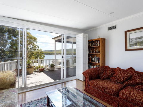 Perfect Seclusion - Top Level Only - Accommodation Batemans Bay 3