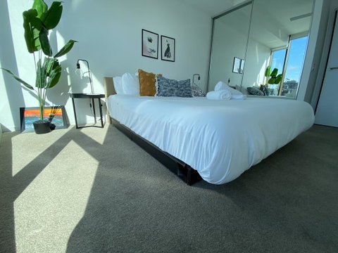 Perfect Short Term Stay In Brissy Cozy & Relax - Accommodation Batemans Bay 1