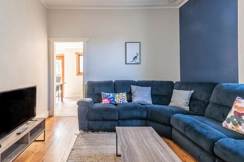 PET FRIENDLY FAMILY HOME WILLOUGHBY - Accommodation Batemans Bay 3