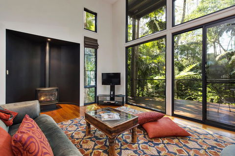 Pethers Rainforest Retreat - Accommodation Batemans Bay 0