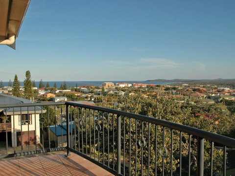 Phoenix Terrace -townhouse Yamba - Accommodation Batemans Bay 0