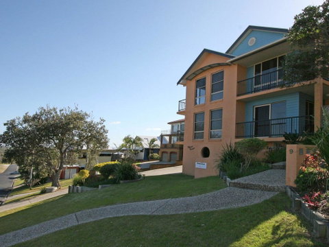 Phoenix Terrace -townhouse Yamba - Accommodation Batemans Bay 2