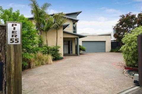 PIER 55 - DROMANA... - Accommodation Batemans Bay 2