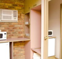 Pines Country Club Motor Inn - Accommodation Batemans Bay