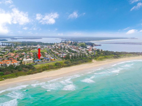 Pippi View 1 (Bottom) - Across The Road From The Beach! - Accommodation Batemans Bay 0
