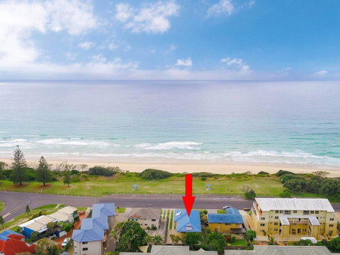 Pippi View 2 (Top) - Across The Road From The Beach! - Accommodation Batemans Bay 0