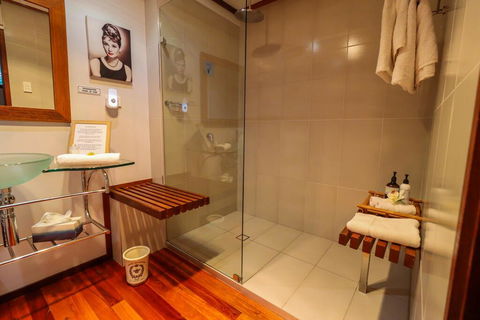 PK Illusions - Accommodation Batemans Bay 1