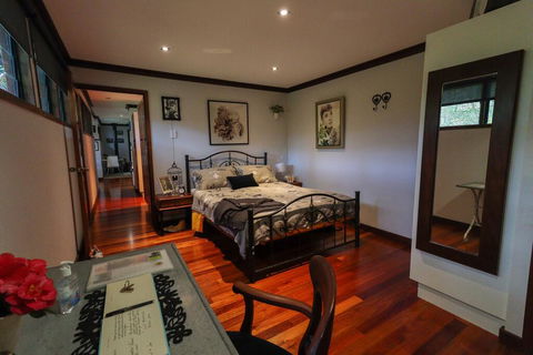 PK Illusions - Accommodation Batemans Bay 2