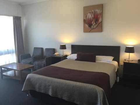 Ploughmans Motor Inn - Accommodation Batemans Bay 1