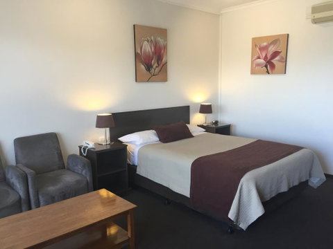 Ploughmans Motor Inn - Accommodation Batemans Bay 2